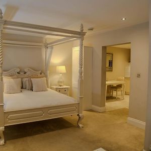 Queen Suite